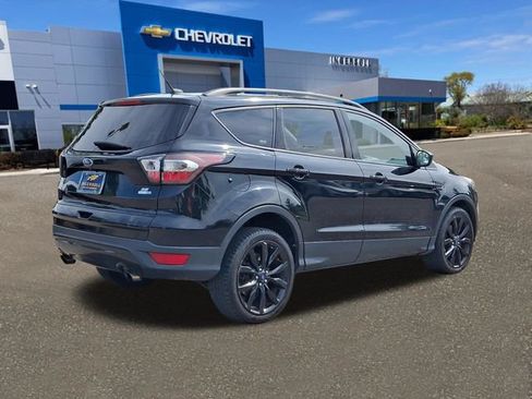 Used 2017 Ford Escape SE w/ SE Sport Appearance Package AWD/4WD image 25