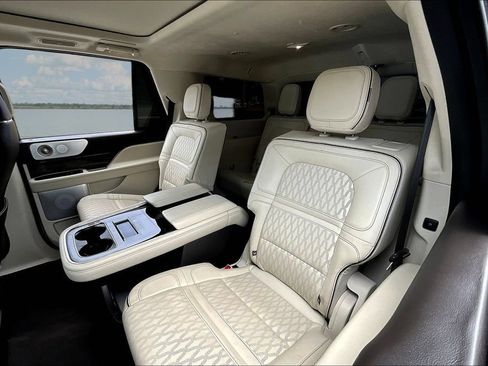 Used 2022 Lincoln Navigator Black Label AWD/4WD image 22