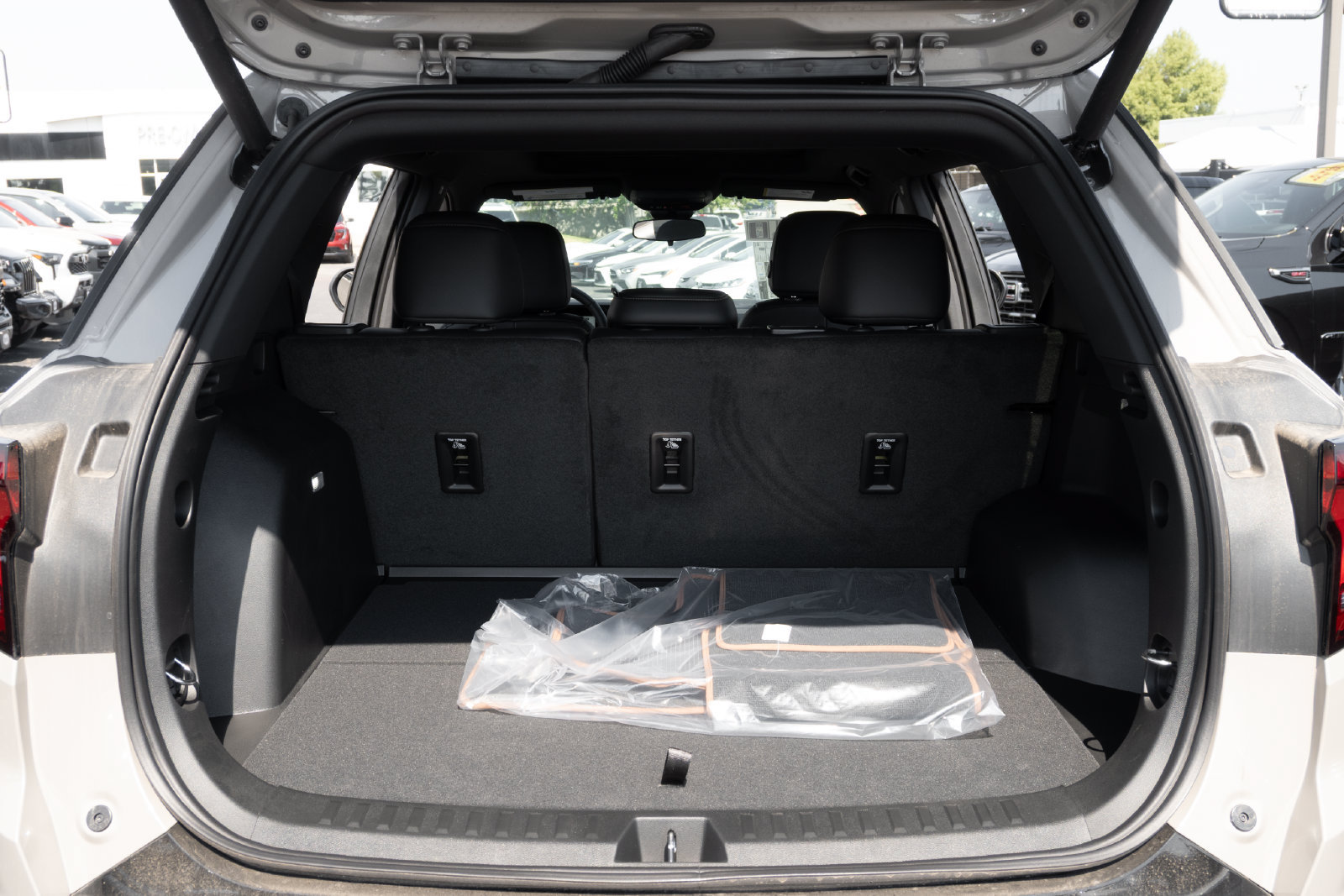 New 2026 GMC Terrain AT4 AWD/4WD image 46