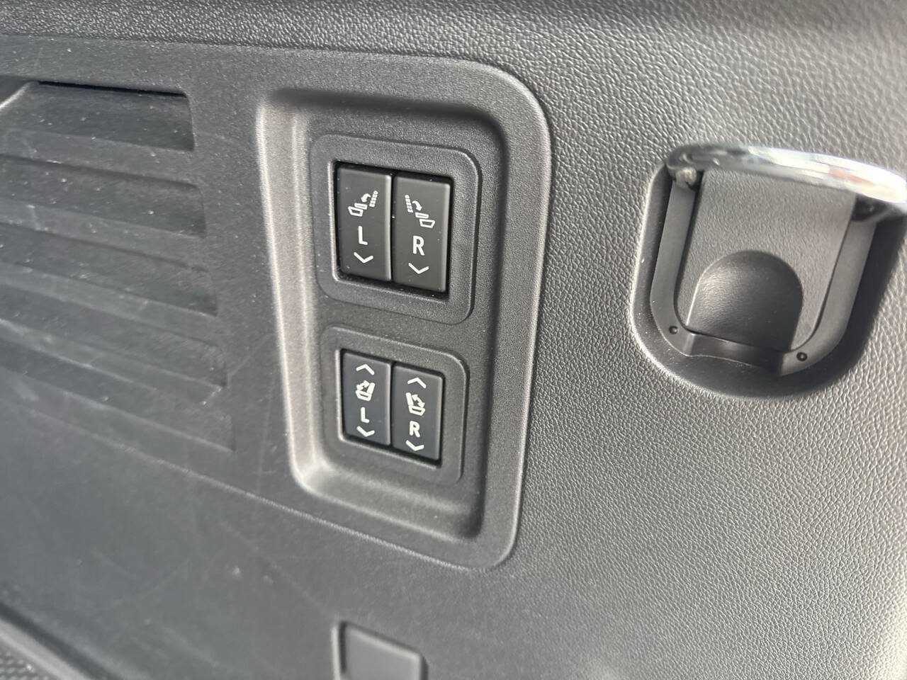 Used 2024 GMC Acadia Denali w/ LPO, Floor Liner Package AWD/4WD image 22