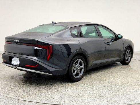 Used 2025 Kia K4 LXS image 5