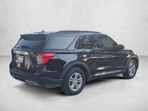 Certified 2023 Ford Explorer XLT w/ Equipment Group 202A RWD image 5