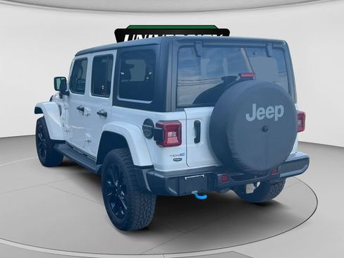 Used 2023 Jeep Wrangler Unlimited Sahara w/ Cold Weather Group AWD/4WD image 5