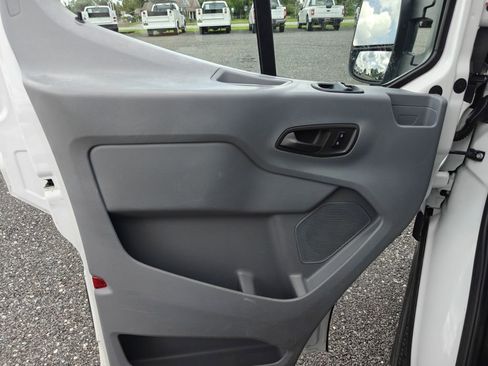 Used 2017 Ford Transit 250 130 Low Roof image 18