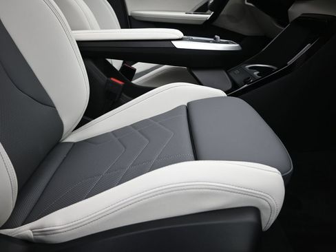 New 2026 BMW X1 xDrive28i w/ Technology Package AWD/4WD image 25