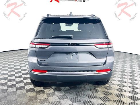 New 2026 Jeep Grand Cherokee Altitude image 6