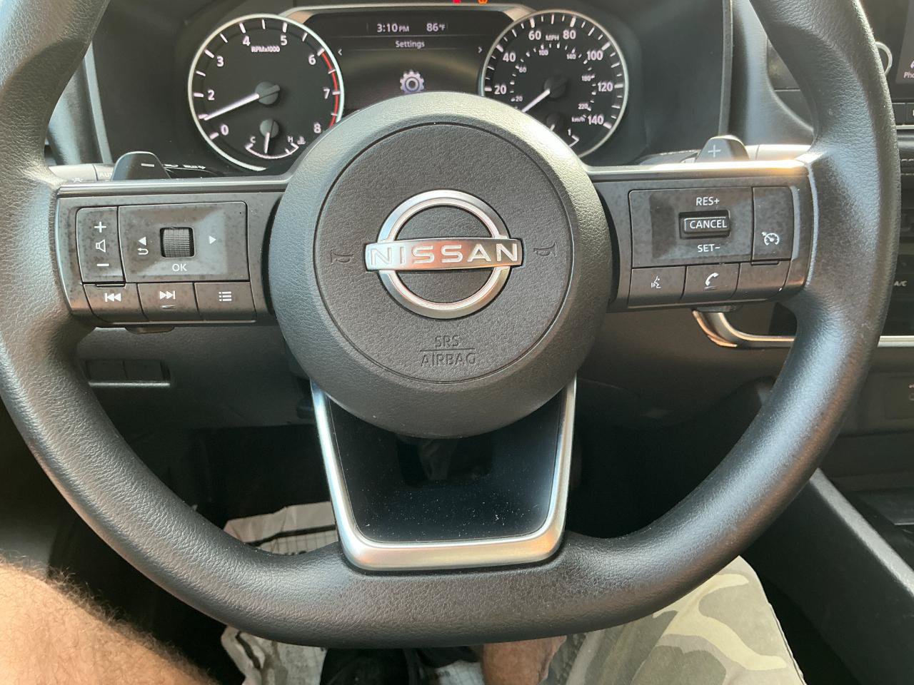 Used 2024 Nissan Rogue S AWD/4WD image 10