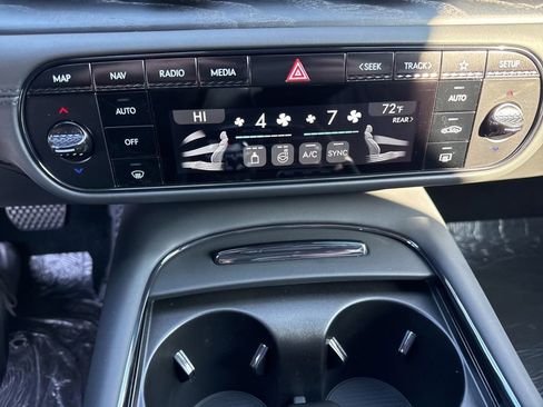 New 2026 Genesis G90 3.5T Prestige image 25