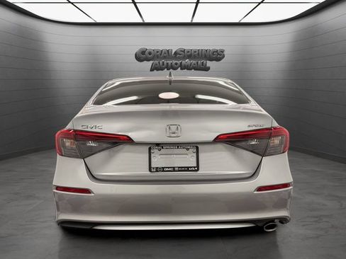 Used 2024 Honda Civic Sport image 4