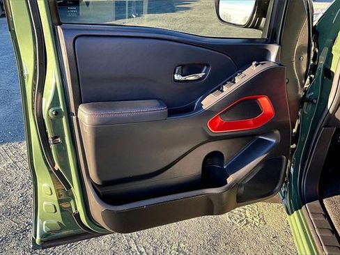 Used 2024 Nissan Frontier PRO-4X w/ Off-Road Protection Package image 9