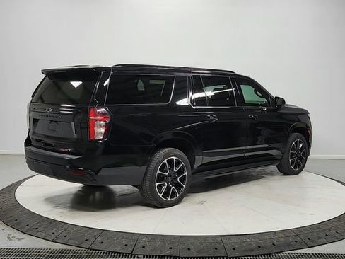 Used 2024 Chevrolet Suburban RST image 7