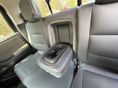 Used 2022 Nissan Frontier SV image 17