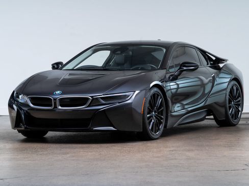 Used 2020 BMW i8 Coupe AWD/4WD image 4