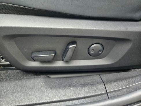 New 2025 Mitsubishi Outlander SE image 16