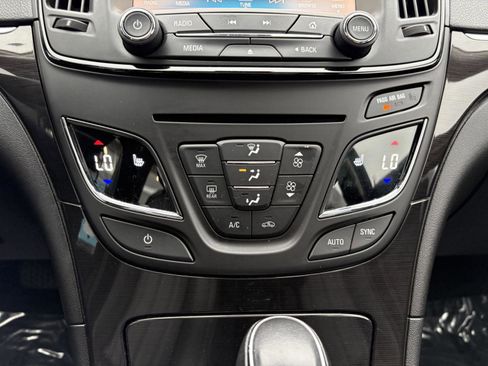 Used 2017 Buick Regal Sport Touring image 15