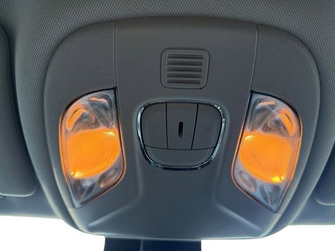 Used 2022 Jeep Compass Latitude image 13