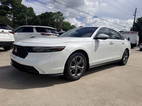 Used 2024 Honda Accord EX image 2