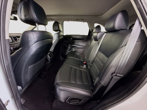 Used 2016 Kia Sorento SX image 25