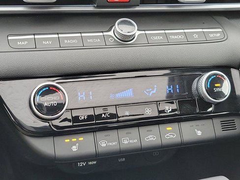 New 2025 Hyundai Elantra SEL image 24