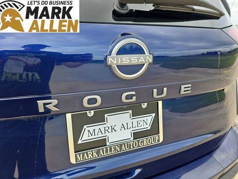 Used 2025 Nissan Rogue SV FWD image 31