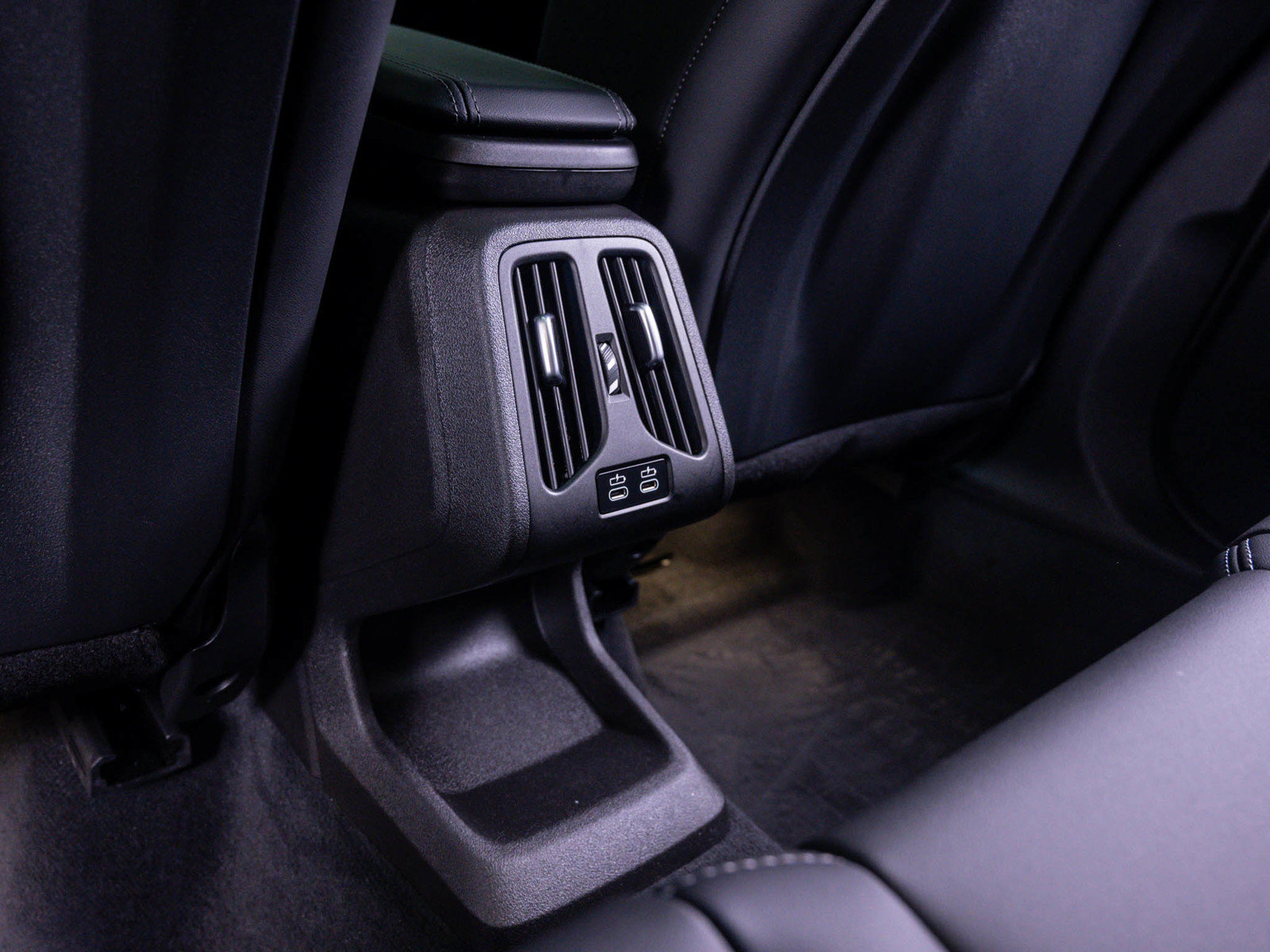 Used 2025 BMW X1 M35i w/ Premium Package AWD/4WD image 17