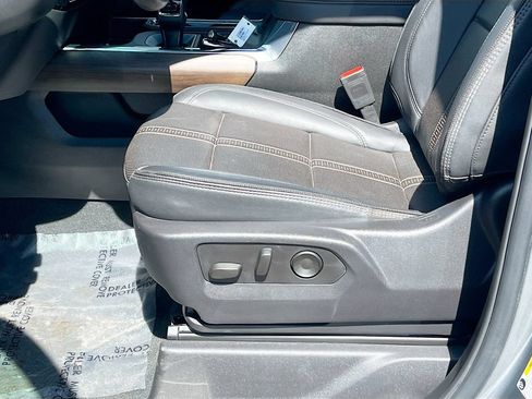Used 2025 Chevrolet Silverado 1500 High Country w/ High Country Premium Package AWD/4WD image 20