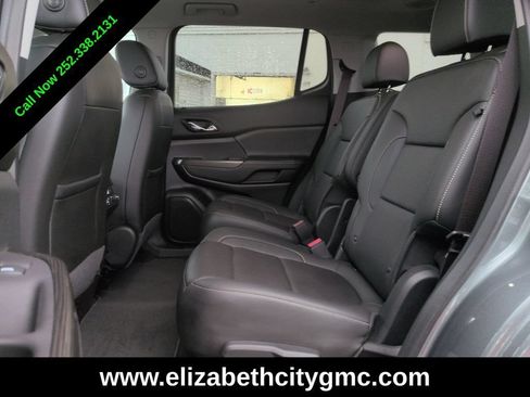 Used 2021 GMC Acadia SLT w/ LPO, 'HIT The Road' Package FWD image 18