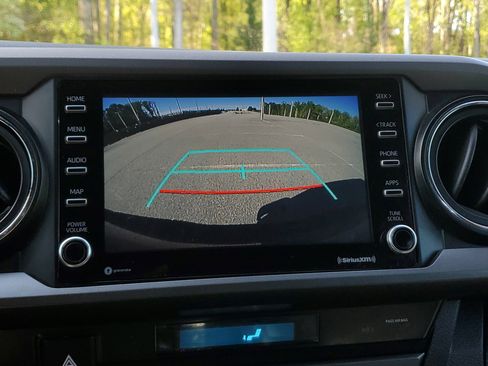 Used 2022 Toyota Tacoma TRD Off-Road w/ Technology Package image 26