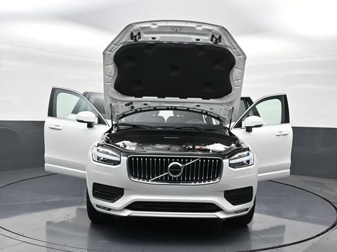 Used 2021 Volvo XC90 T6 Momentum w/ Protection Package Premier image 39