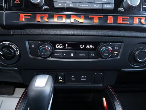 Used 2025 Nissan Frontier PRO-4X image 23