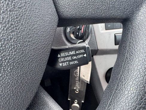Used 2010 Chrysler Sebring Touring FWD image 14