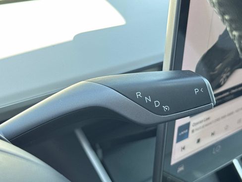 Used 2021 Tesla Model Y 2WD image 16