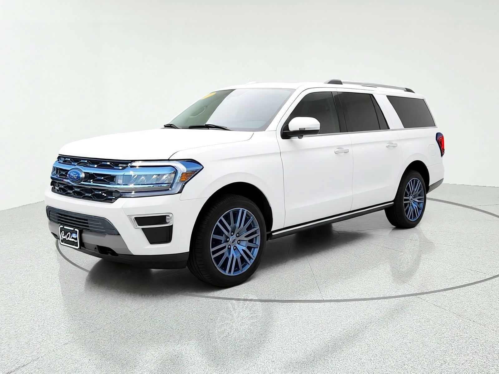 Used 2023 Ford Expedition Max Limited AWD/4WD image 2