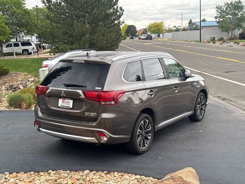 Used 2018 Mitsubishi Outlander GT AWD/4WD image 28