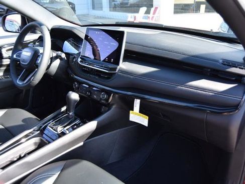 Used 2023 Jeep Compass Altitude image 9