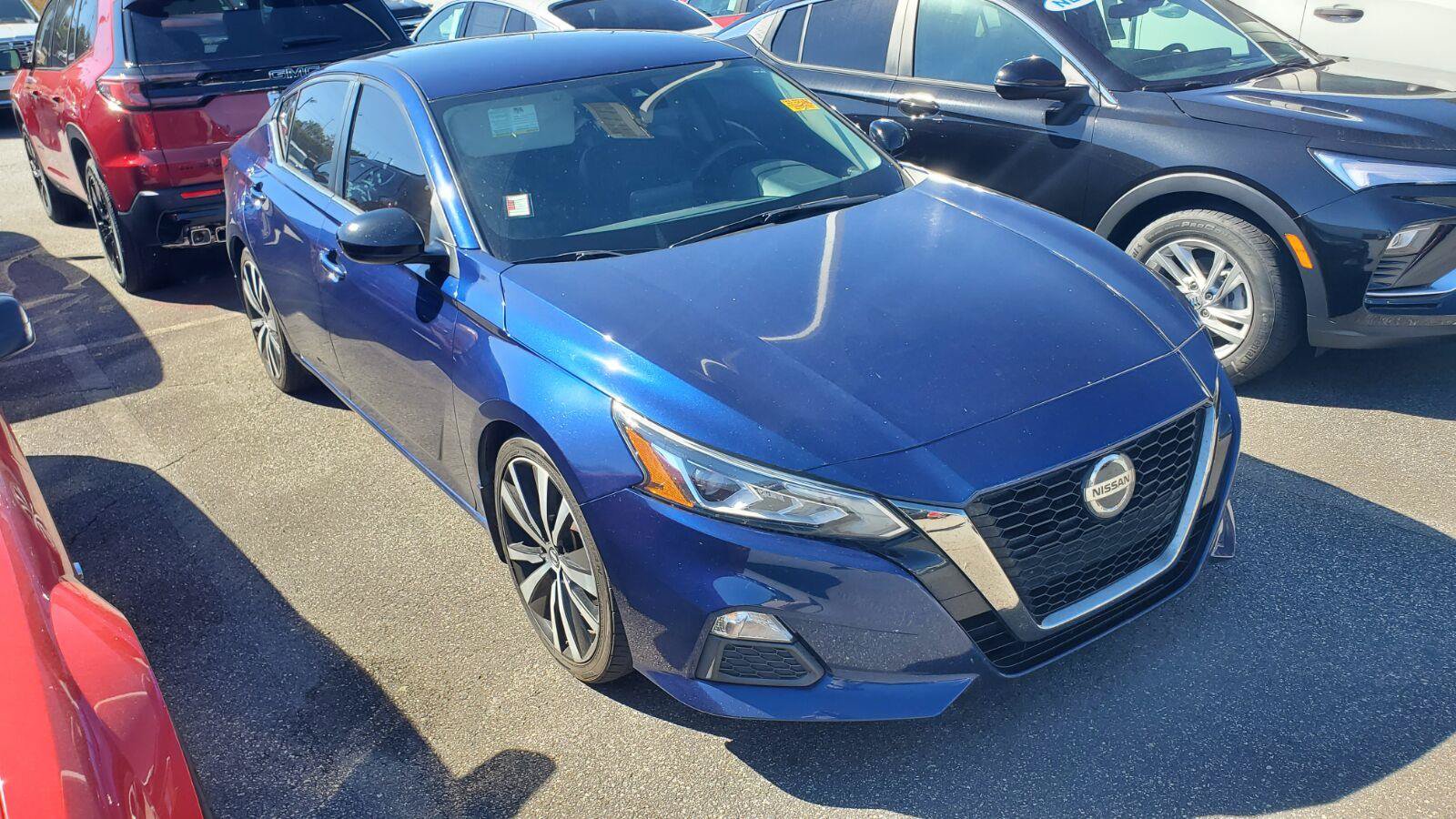 Used 2021 Nissan Altima 2.5 SR FWD image 2