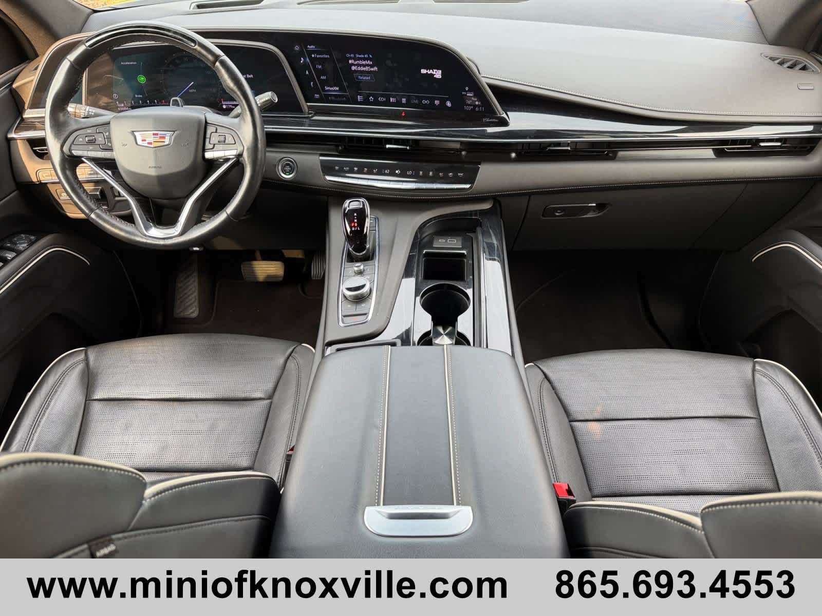 Used 2024 Cadillac Escalade Sport AWD/4WD image 23