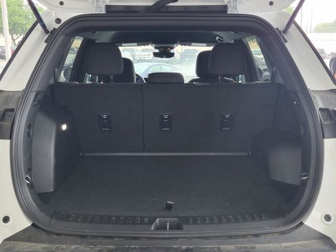 Used 2026 Chevrolet Equinox LT w/ Safety and Technology Package FWD image 28