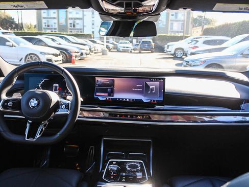 Used 2025 BMW 740i w/ Premium Package image 12