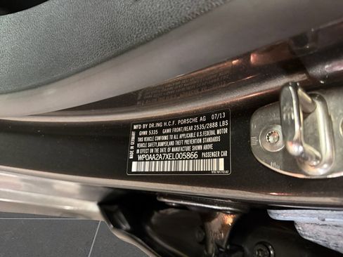 Used 2014 Porsche Panamera 4 w/ Premium Package AWD/4WD image 39