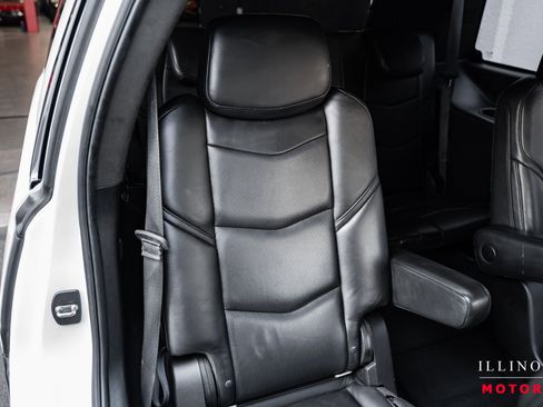 Used 2019 Cadillac Escalade Platinum image 37