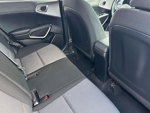 Used 2023 Kia Soul LX FWD image 29