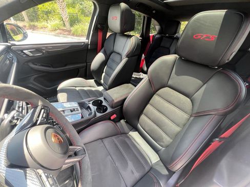 New 2025 Porsche Macan GTS image 5