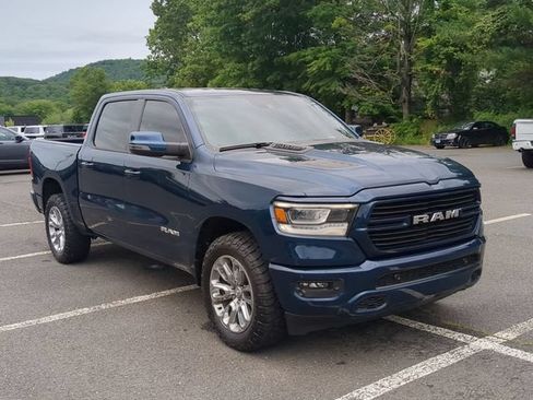 Used 2023 RAM 1500 Laramie AWD/4WD image 3