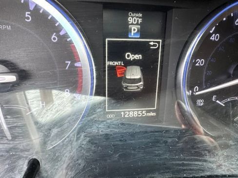 Used 2016 Toyota Highlander XLE FWD image 6