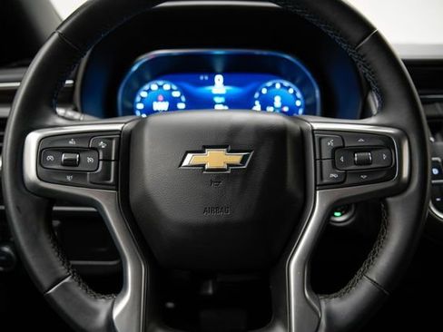 Used 2024 Chevrolet Suburban LT image 32