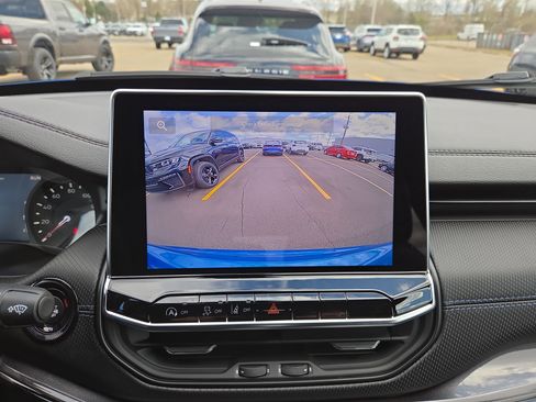 New 2026 Jeep Compass Latitude image 11