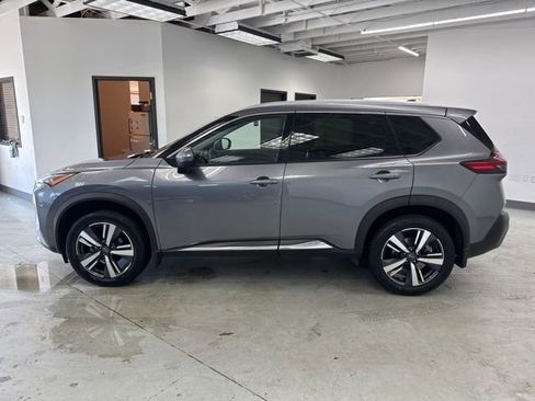 Used 2023 Nissan Rogue SL AWD/4WD image 6