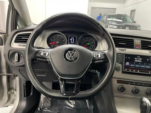 Used 2016 Volkswagen Golf S FWD image 15