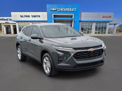 New 2026 Chevrolet Trax LS w/ LS Convenience Package image 3